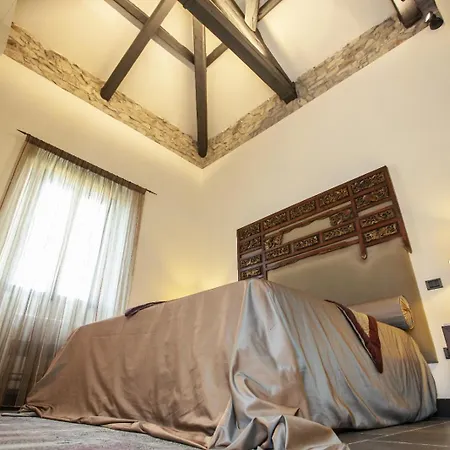 Borgo Antico Xix Sec. Bed & Breakfast 4*