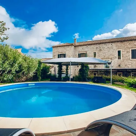 Bed & Breakfast Borgo Antico Xix Sec. *